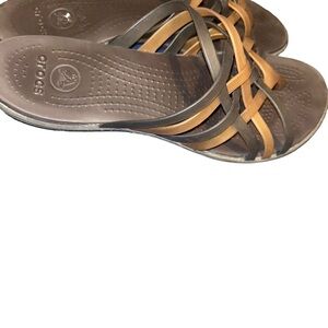 Crocs Women’s Huarache Flip Flop Sandals Geranium Size 10 brown bronze